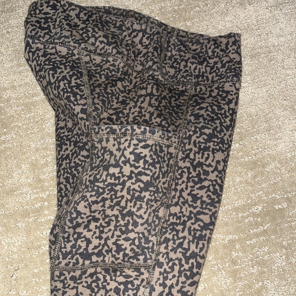 Pact Women’s Pocket Leggings - Small, leopard print - Picture 3 of 4